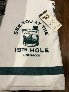 NWT Life Is Good White & Dark Green '19th Hole' Beach Towel